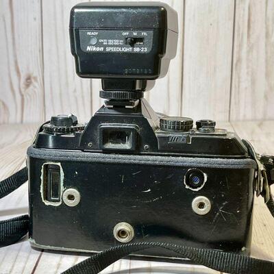 Lot 38 Nikon 35mm Camera 2 Lenses 5mm + Zoom Electric Speed Light