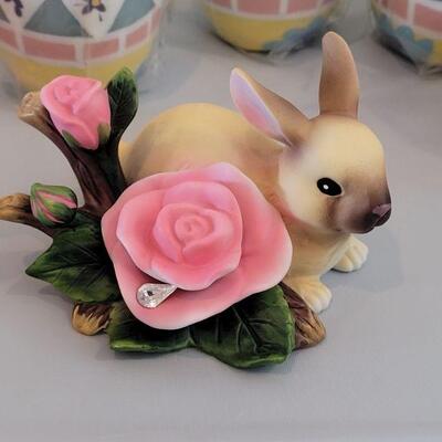 Lot 305: New Carrot Bag, (4) Easter Egg Candles and Flower Garden Bunny with Roses