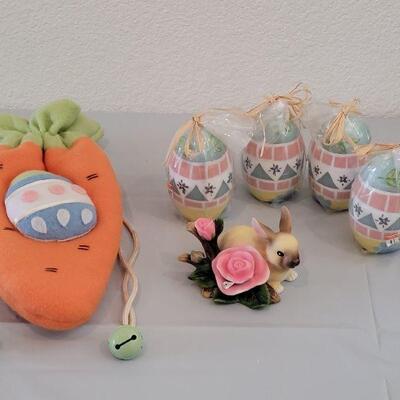 Lot 305: New Carrot Bag, (4) Easter Egg Candles and Flower Garden Bunny with Roses