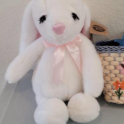 Lot 306: Girls Straw Hat and Straw Purse with Petting Zoo Plushie Bunny with Eyelashes