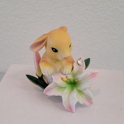 Lot 313: (2) Flower Garden -"Bunny with Lily" and "Bunny with Tulip"