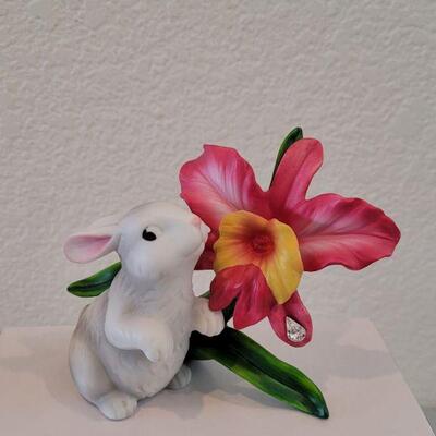 Lot 315: Bunny fig with Violets and Bunny Fig with Orchids