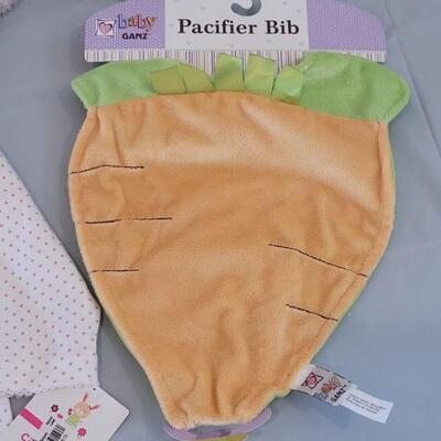 Lot 319: New (12m) Long Sleeve Onsie, Bibs, Easter Piglet and Baby Ganz Skitter Critter Bunny 