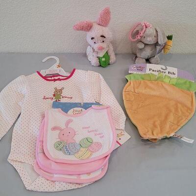 Lot 319: New (12m) Long Sleeve Onsie, Bibs, Easter Piglet and Baby Ganz Skitter Critter Bunny 