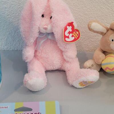 Lot 324: New Peeps Easter Bucket filled with Goodies
