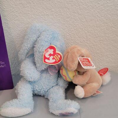 Lot 325: New Peeps Easter Bucket filled with Goodies 
