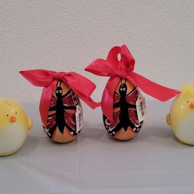 Lot 326: New Easter Deco