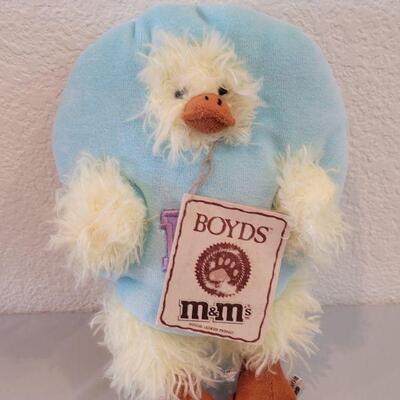 Lot 331: Boyd's Bears Easter Egg Bunnies and Music Box
