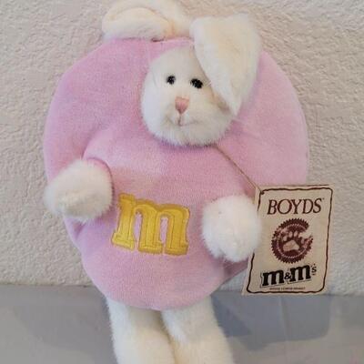Lot 331: Boyd's Bears Easter Egg Bunnies and Music Box