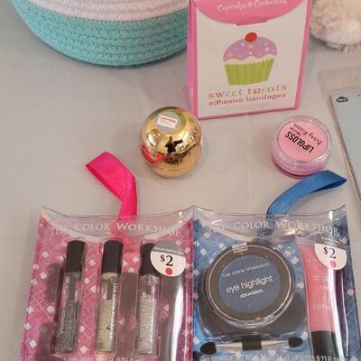 Lot 332: New Jelly Roll Rug Easter Basket filled with Goodies 