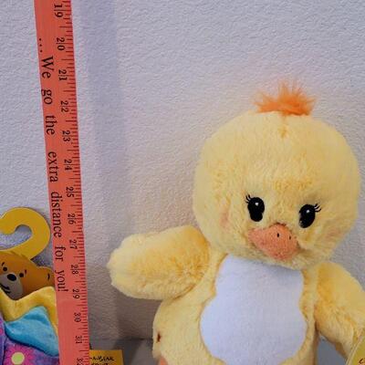 Lot 335: New Build a Bear Chick with Outfit 