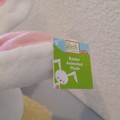 Lot 336: New Animated Chicken, Duck and Hopping Bunny