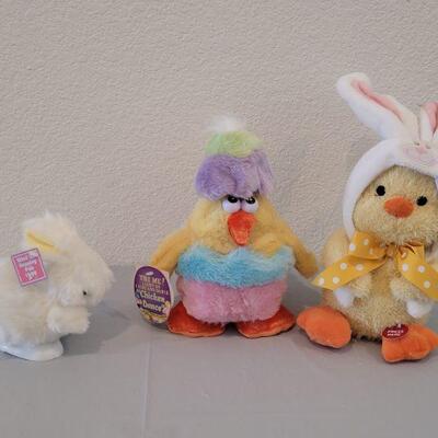 Lot 336: New Animated Chicken, Duck and Hopping Bunny