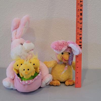 Lot 337: New Animated Bunny & Chicks and Duck