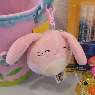 Lot 342: New Felt Hallmark Easter Basket filled with Hallmark Goodies