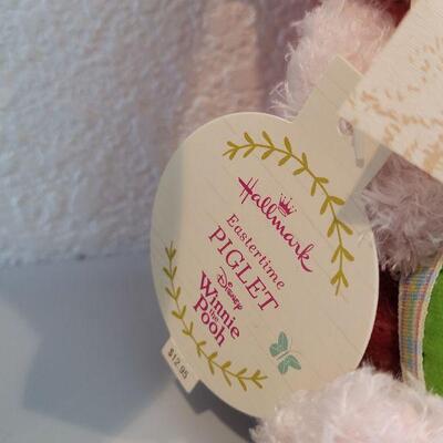 Lot 346: Winnie the Pooh Easter Bucket with Hallmark Easter Piglet and Tigger