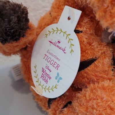 Lot 346: Winnie the Pooh Easter Bucket with Hallmark Easter Piglet and Tigger