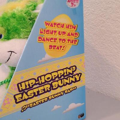 Lot 357: New Animated Hip Hoppin' Bunny and Speak & Repeat Hamster 