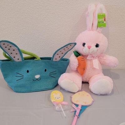 Lot 358: New Hallmark Purse Basket, Handsoap Lollipop,  Notepad & Pen and Bunny Plush 