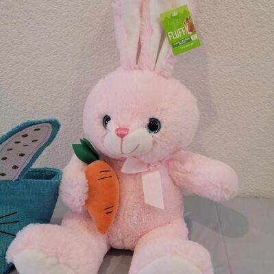 Lot 358: New Hallmark Purse Basket, Handsoap Lollipop,  Notepad & Pen and Bunny Plush 