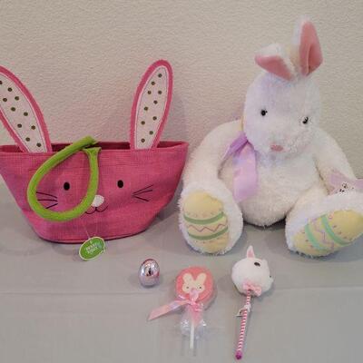 Lot 360: New Bunny Purse Easter Basket, Lip Balm, Handsoap, Pen and Hallmark Bunny 