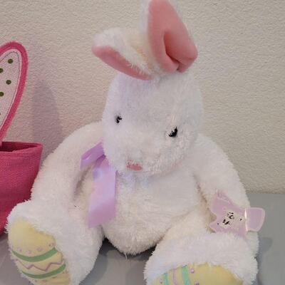 Lot 360: New Bunny Purse Easter Basket, Lip Balm, Handsoap, Pen and Hallmark Bunny 