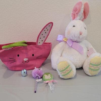 Lot 366: New Bunny Purse Easter Basket, Handsoap Lollipop, Lip Balm, Pen and Hallmark Bunny