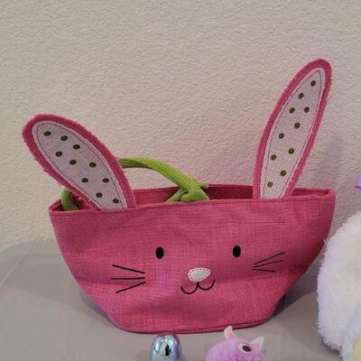 Lot 366: New Bunny Purse Easter Basket, Handsoap Lollipop, Lip Balm, Pen and Hallmark Bunny
