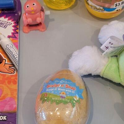 Lot 370: New Peeps Easter Bucket, Chalkboard Placemat, Activity Pad, YoYo, Sculpt n Soap, Bubbles, Flutterfly Snoopy and Hallmark Knit Bunny