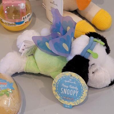 Lot 370: New Peeps Easter Bucket, Chalkboard Placemat, Activity Pad, YoYo, Sculpt n Soap, Bubbles, Flutterfly Snoopy and Hallmark Knit Bunny