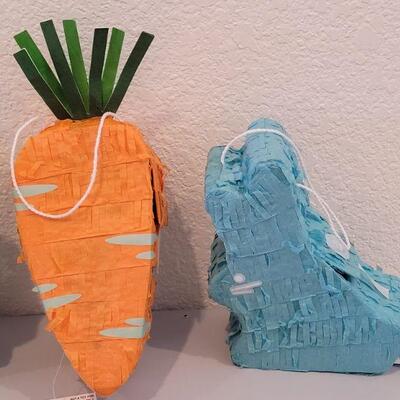 Lot 372: New Mini PiÃ±atas and Carrot Pull Out Grocery Bags