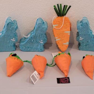 Lot 372: New Mini PiÃ±atas and Carrot Pull Out Grocery Bags
