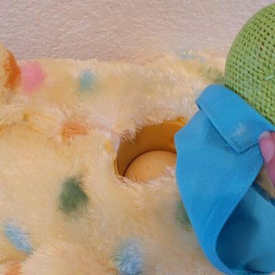 Lot 374: Hallmark Egg Dropping Hen with Extra Eggs