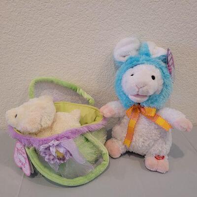 Lot 376: New Animated Lamb "Bunny" and Plush Lamb in a Purse