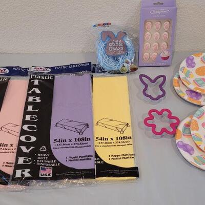Lot 378: New Disposable Tablecloths and Plates, Cookie Cutters, Edible Grass 
