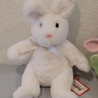 Lot 380: New Douglas Bunny and Plush Bunny in a Purse