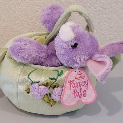 Lot 380: New Douglas Bunny and Plush Bunny in a Purse