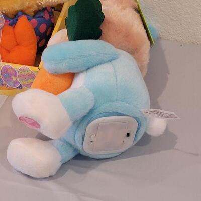 Lot 382: Animated Chick and Bear "Bunny"