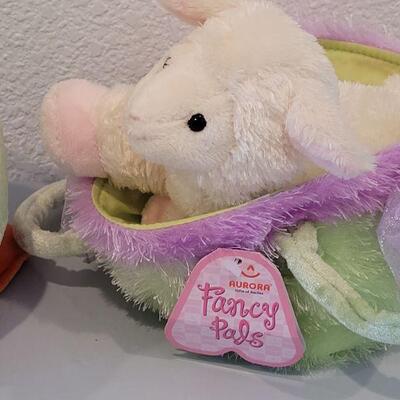 Lot 383: New Animated Chick and Plush Lamb in Purse 