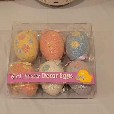 Lot 395: New Hallmark Decorative Ceramic Basket and Decorative Eggs