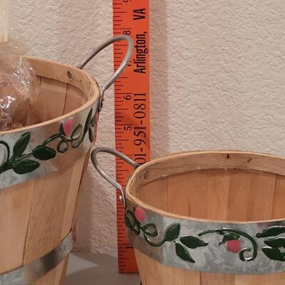 Lot 396: (2) New Spring Buckets and Yankee Candle Potpourri 