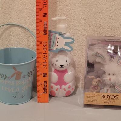 Lot 397: New Boyd's Bears Bunny Gift, Hallmark Handsoap and Metal Easter Bucket 