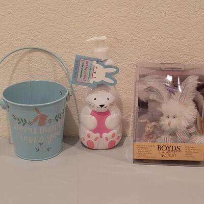Lot 397: New Boyd's Bears Bunny Gift, Hallmark Handsoap and Metal Easter Bucket 