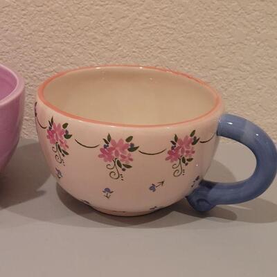 Lot 399: New  Bunny Measuring Cups, Bunny Bowl and Latte Cup