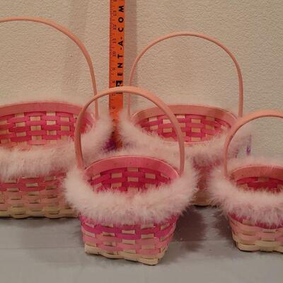 Lot 403: New Nesting Easter Baskets