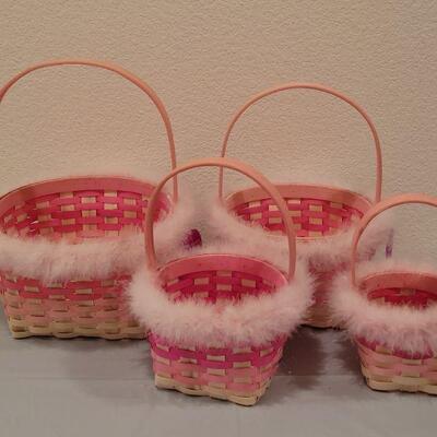 Lot 403: New Nesting Easter Baskets