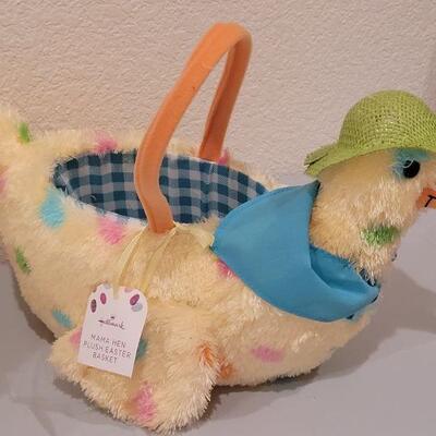 Lot 408: New Animated Hallmark Bunny and Hallmark Hen Basket 