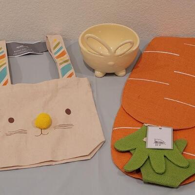 Lot 417: New Hallmark Carrot Table Runner, Pastel Yellow Bunny Bowl and Bunny Gift Bag 