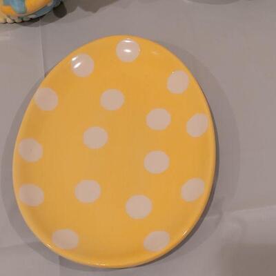 Lot 422: New Large Hallmark Easter Bunny & Chick Mugs with Matching Bunny Spreader and Plate