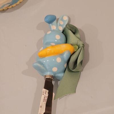 Lot 422: New Large Hallmark Easter Bunny & Chick Mugs with Matching Bunny Spreader and Plate